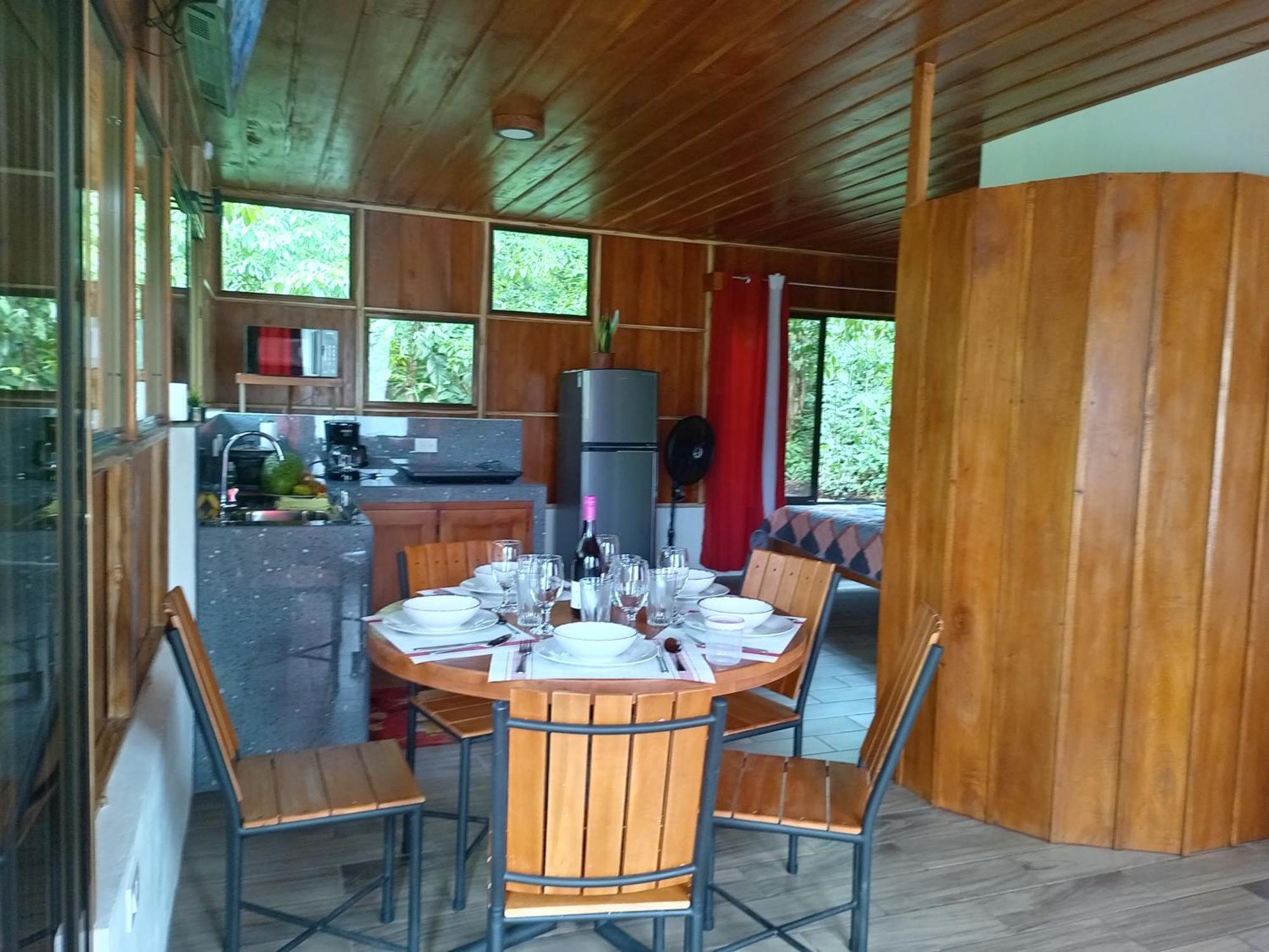 Gambas Lodge La Fortuna ภายนอก รูปภาพ