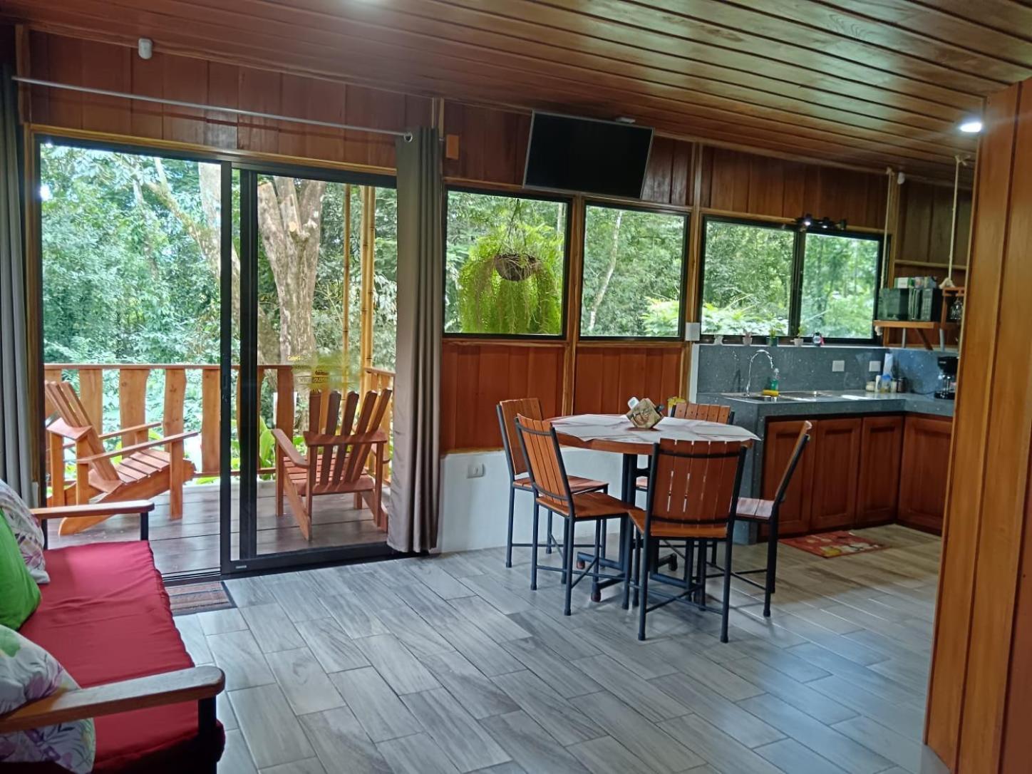 Gambas Lodge La Fortuna ภายนอก รูปภาพ